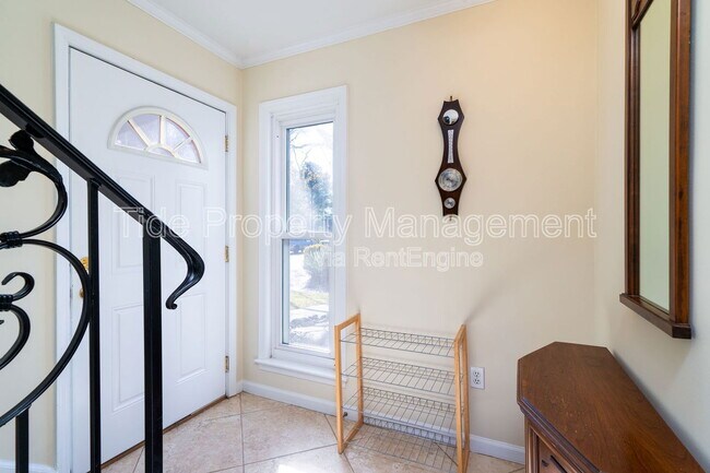 Building Photo - 1206 Ventura Pl