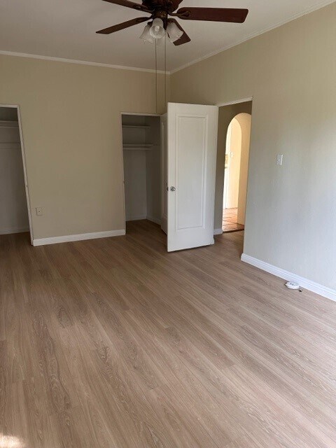 Building Photo - 152 S Sycamore Ave