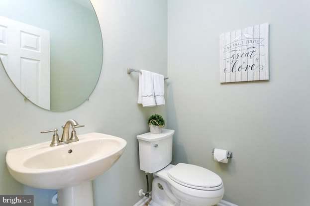 Building Photo - 8743 Stonehouse Dr