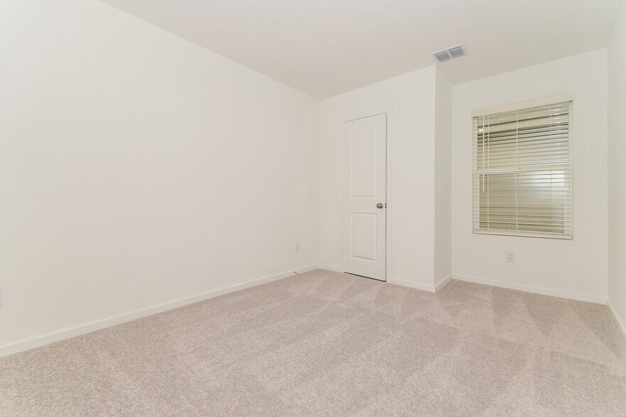 Building Photo - 1032 Calley Pear Trl