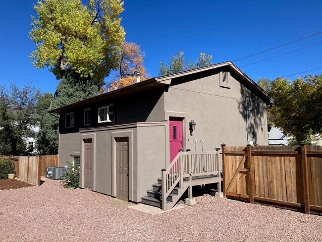 Building Photo - 1002 N Walnut St