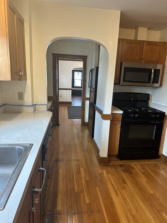 Building Photo - 33 Amsden St