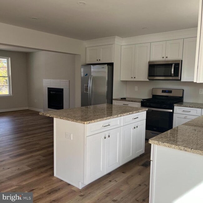 Building Photo - 7 Maloney Ave