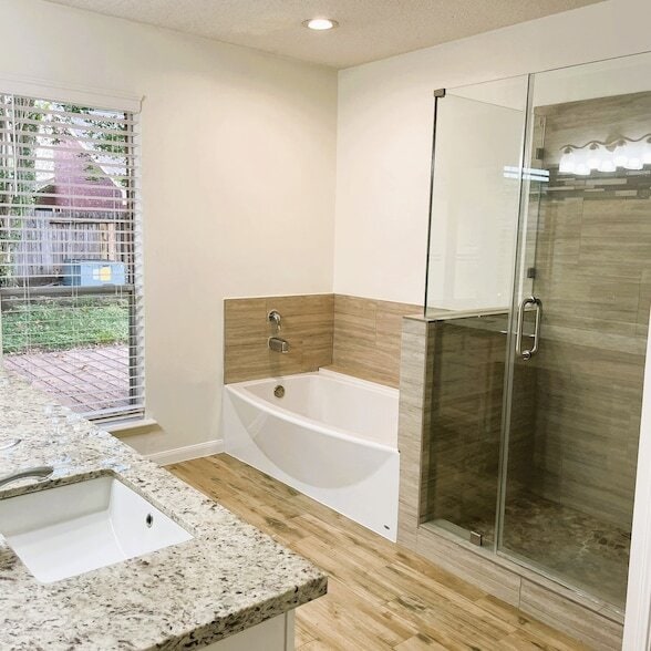 Building Photo - 18143 Holly Forest Dr