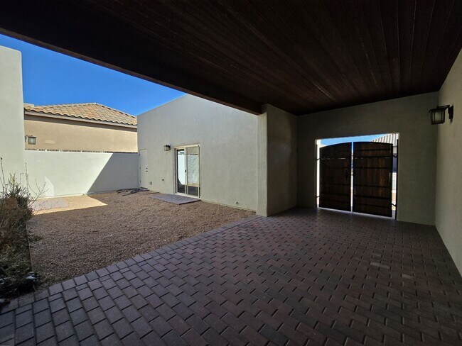 Building Photo - 12 Pinon Doblado