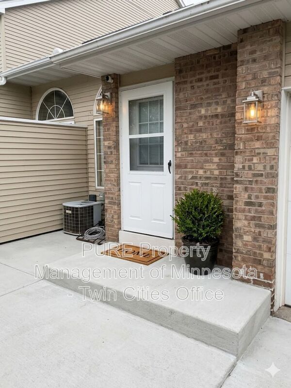 Building Photo - 1117 Pecks Woods Dr