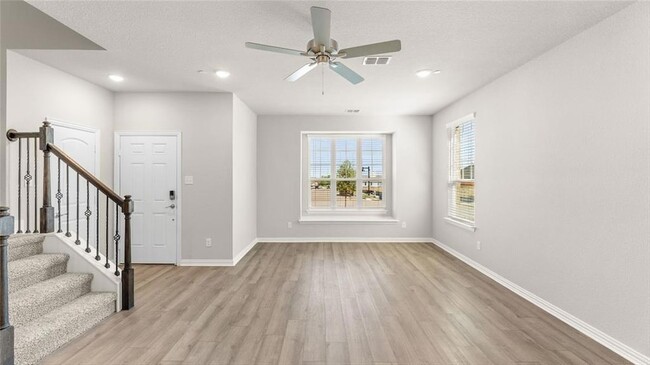 Building Photo - 3720 Paradise Way