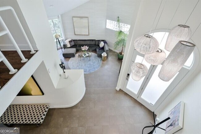 Building Photo - 625 Idlewood Dr NW