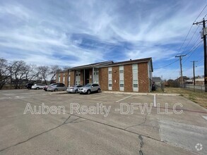 Building Photo - 319 SE 3rd St