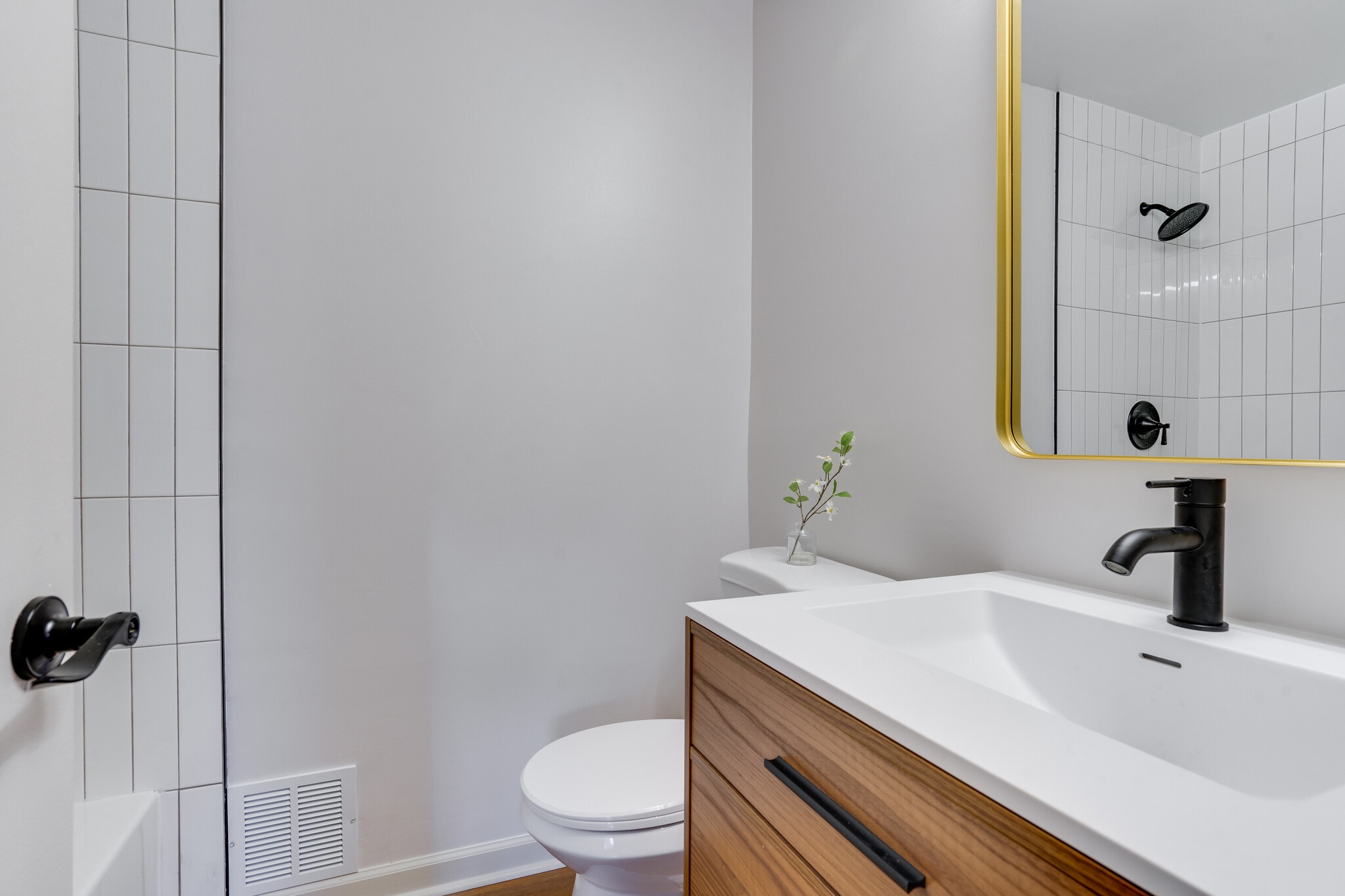 Building Photo - 8032 Saint Annes Ct