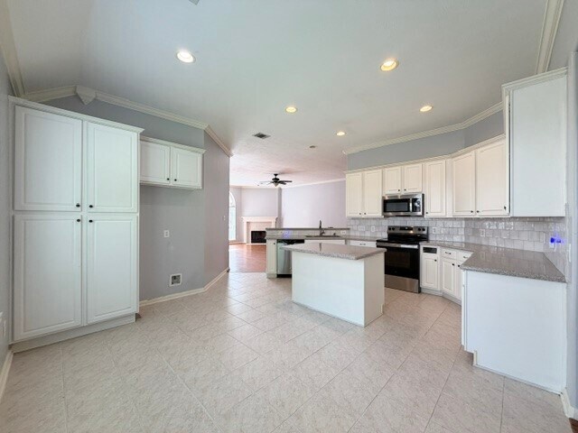 Building Photo - 23639 Hawkins Creek Ct