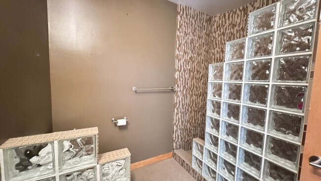 Building Photo - Stunning Townhome in the heart of Encinitas