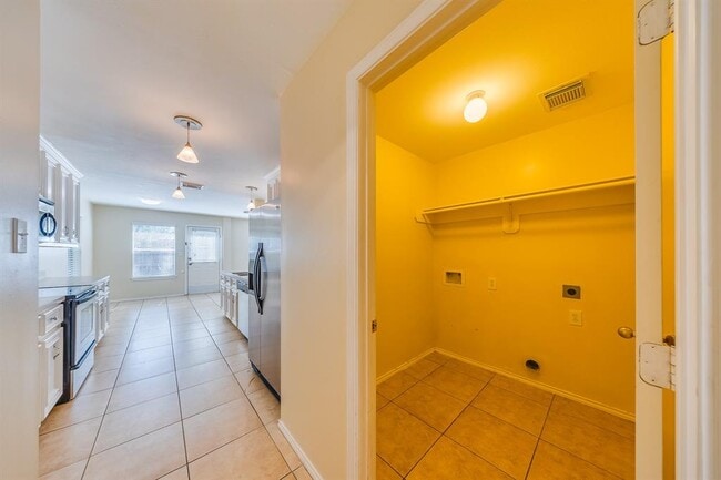 Building Photo - 18426 Stark Point Ct