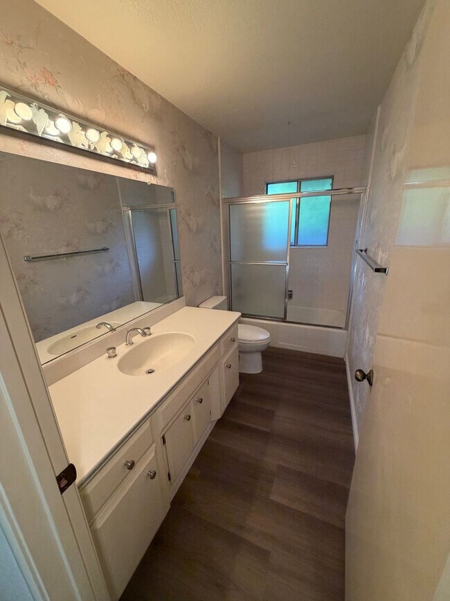 Building Photo - 3 Bedroom | 2 Bathroom | Single-Family Home in Sacramento