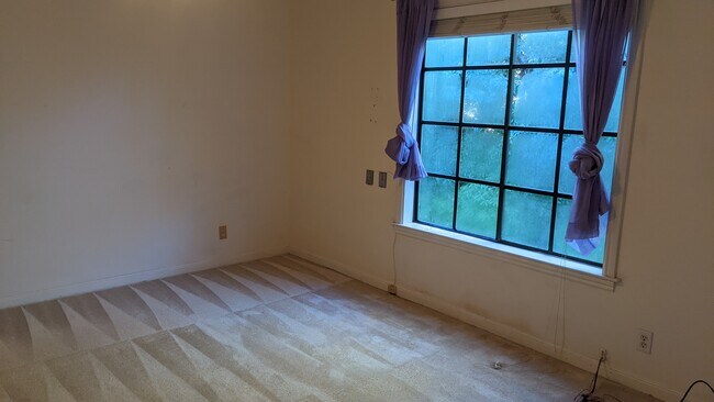 Building Photo - 2300 Forest View Ave