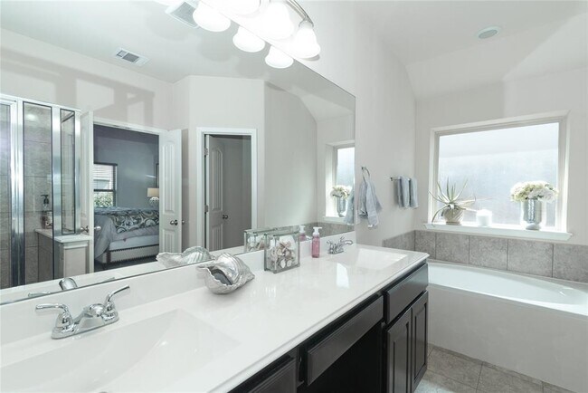 Building Photo - 8086 Arezzo Dr