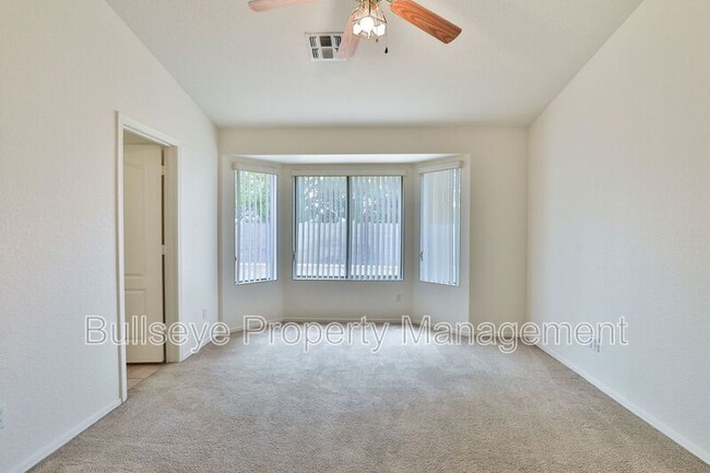 Building Photo - 515 N Aletta