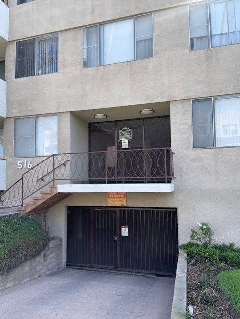 Building Photo - 516 S Alexandria Ave