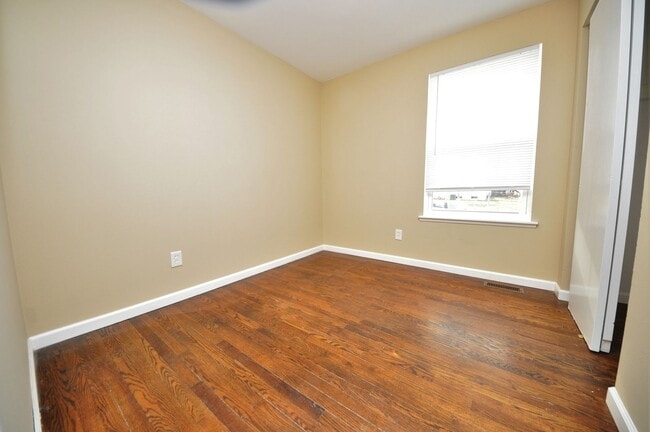 Building Photo - Freshly updated 3 Bedroom Home with a Full...
