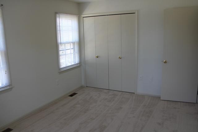 Building Photo - 937 Holborn Ct