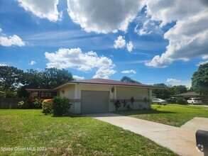 Building Photo - 230 Applewood Cir