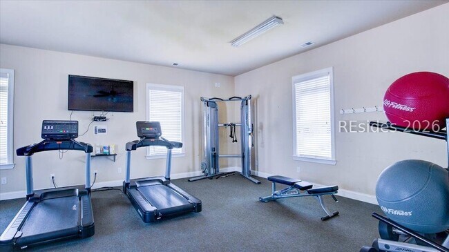 Building Photo - 179 Garden Row Dr N