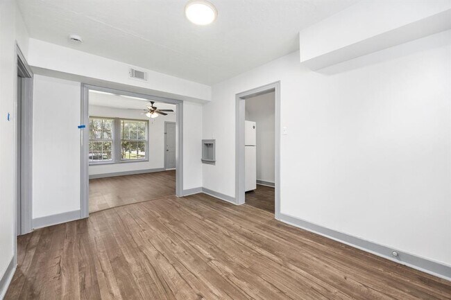 Building Photo - 1501 Godwin St