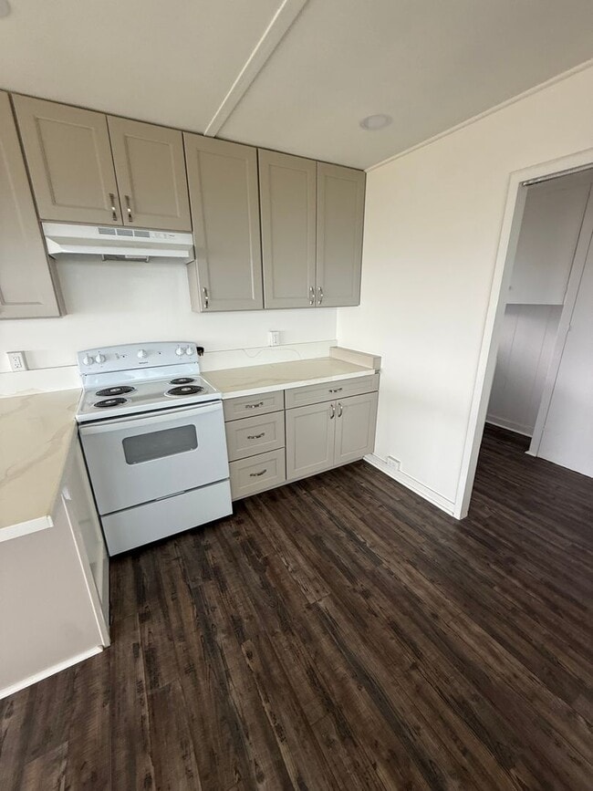 Building Photo - For Rent – 2BR / 1BA Home with Stunning Kahala Mountain View