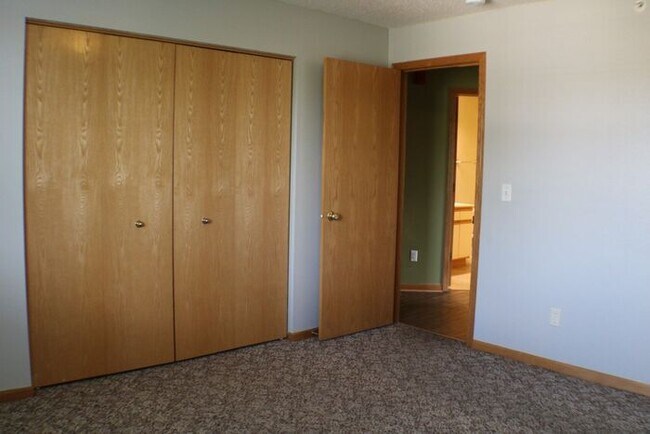 Building Photo - $1,175 | 2 Bedroom, 1 Bathroom Condo | Pet...