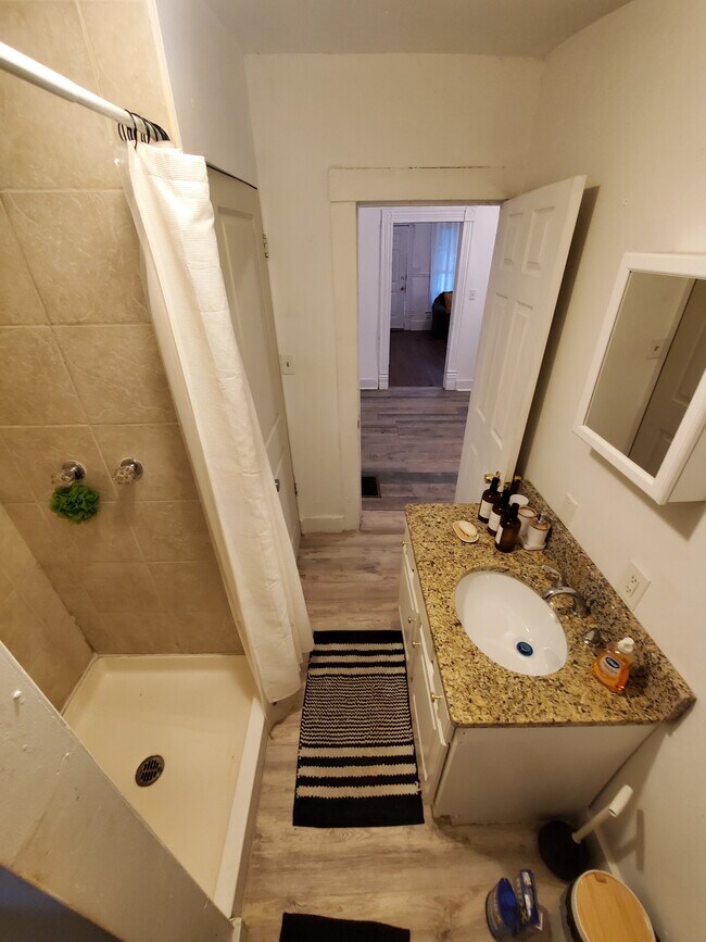 Building Photo - Furnished, Cozy Stay in the Arts District