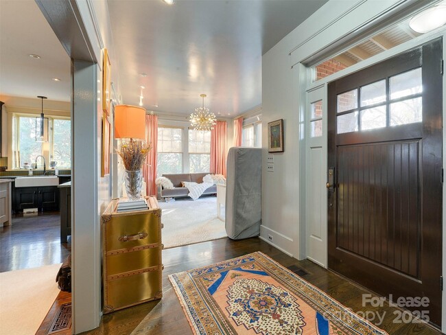 Building Photo - 1413 Devon Dr