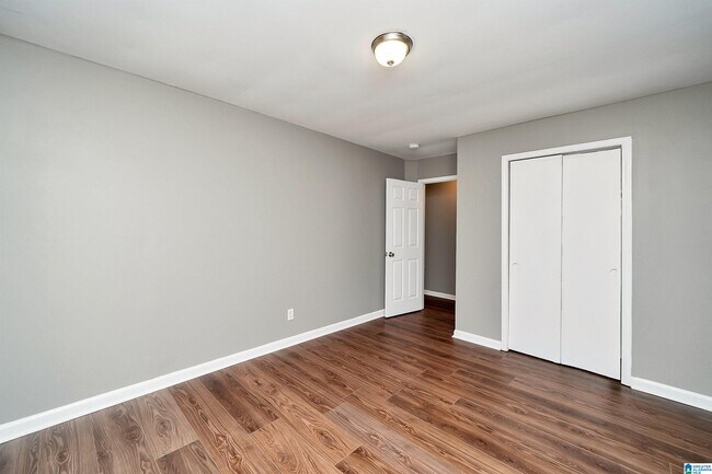 Building Photo - 2415 Ormond Dr