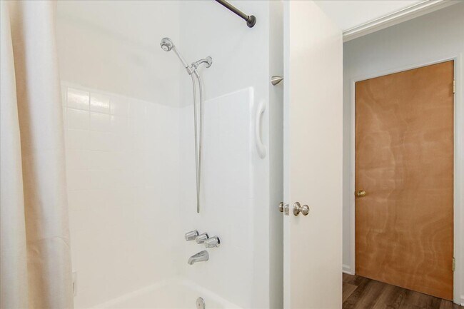 Building Photo - 11856 Beatrice St