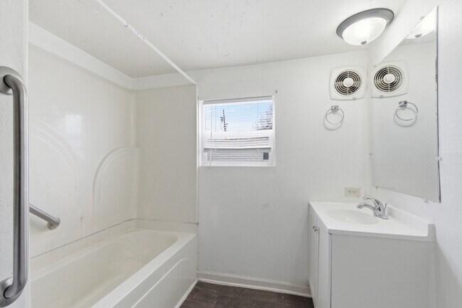 Building Photo - 107 Gumbo Dr