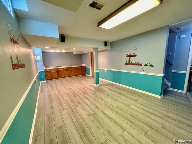 Building Photo - 24397 Venice Dr