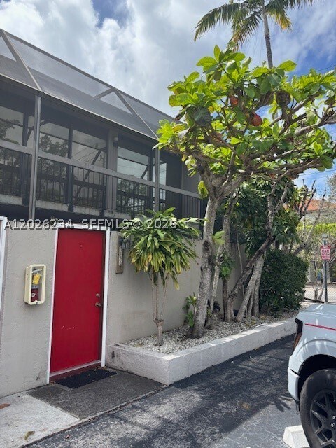 Building Photo - 3190 Bird 15