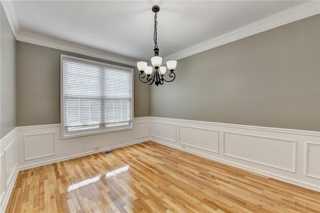 Building Photo - 2455 Kirkstone Dr