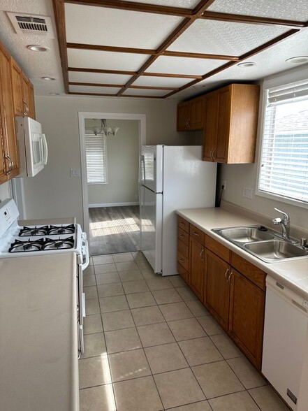 Building Photo - 5133 Levelside Ave