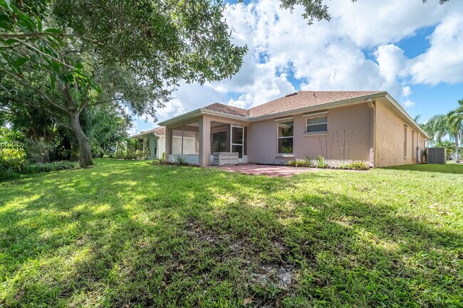 Building Photo - Spacious 3/2 with tranquil setting is waiting for you!