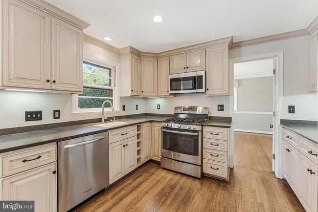 Building Photo - 3867 Chesterbrook Rd