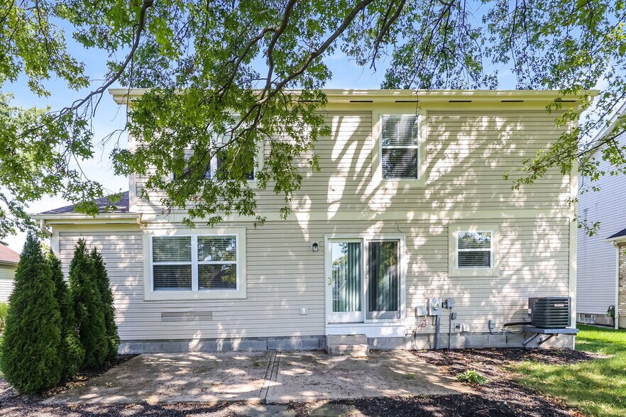 Building Photo - 448 Springwood Lake Dr