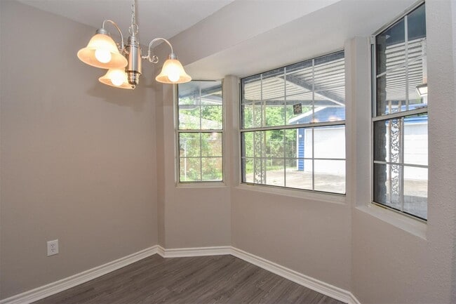 Building Photo - 11719 Murr Way