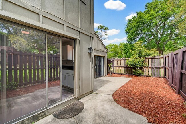 Building Photo - 7 Autumnwood Trail