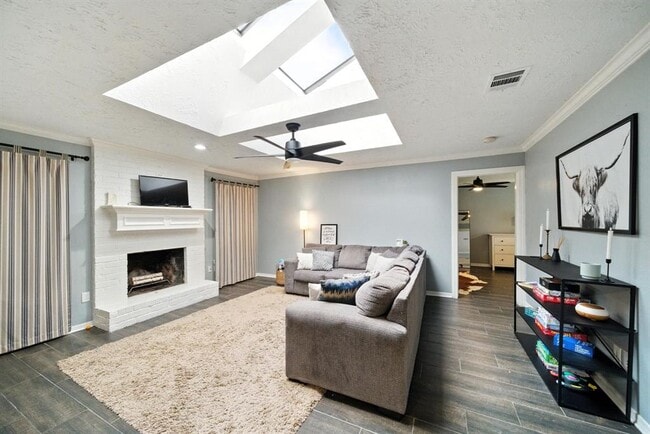 Building Photo - 10322 Sageplum Dr