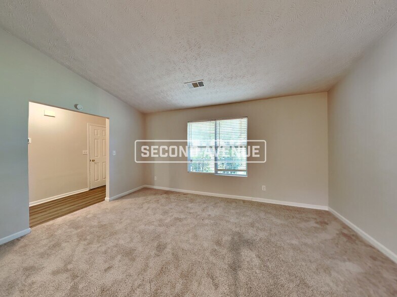 Building Photo - 6614 Rebecca Lou Ln