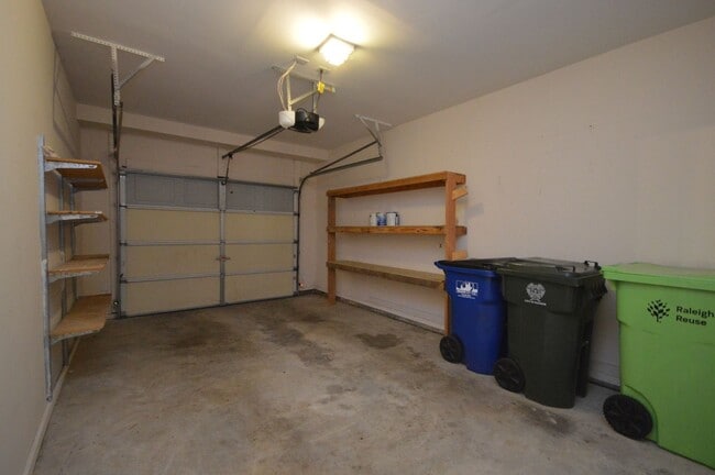 Building Photo - 3319 Philmont Dr