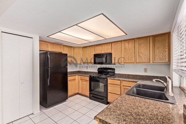 Building Photo - 3841 W Bluefield Ave
