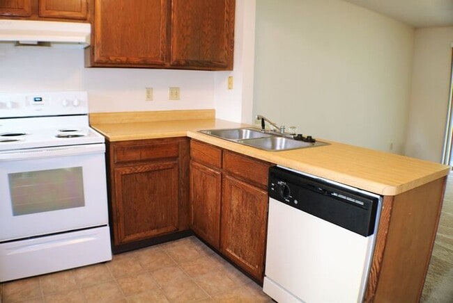 Building Photo - $1,175 | 2 Bedroom, 1 Bathroom Condo | No Pets | Available for an August 1st, 2026 move in!