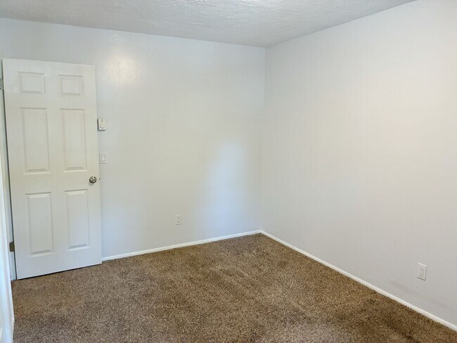Building Photo - Spacious 5 Bed, 3 Bath Home for Rent in Idaho Falls!