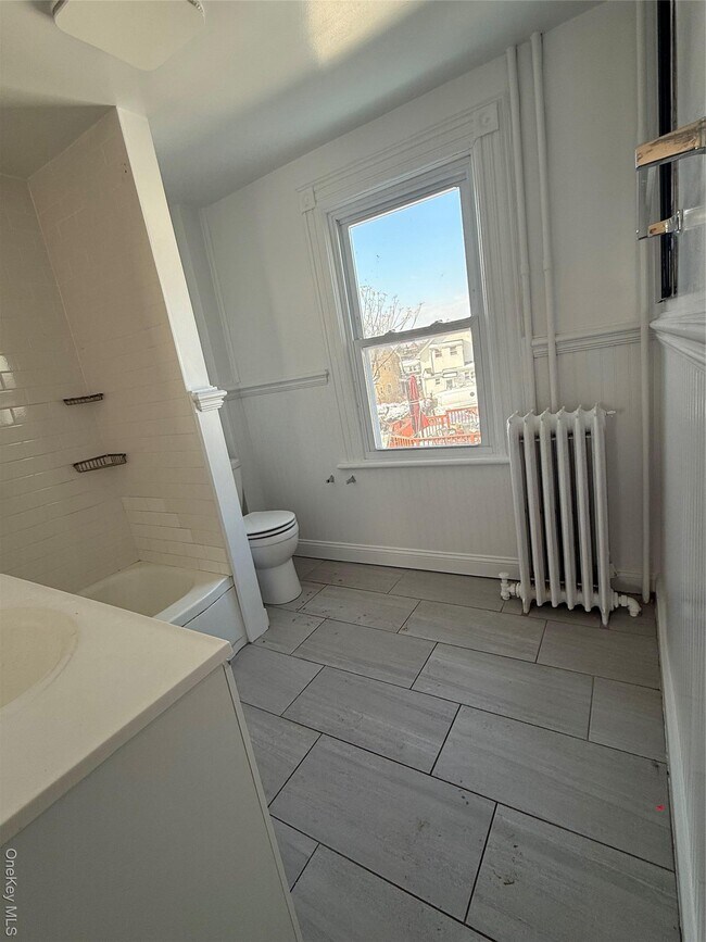 Building Photo - 22 N Regent St